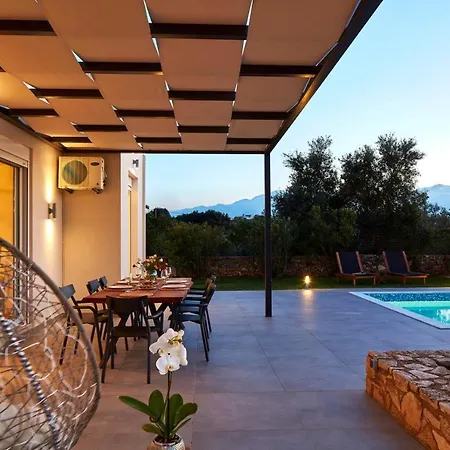 Amaranthus- Private Pool- Jacuzzi- Mini Golf