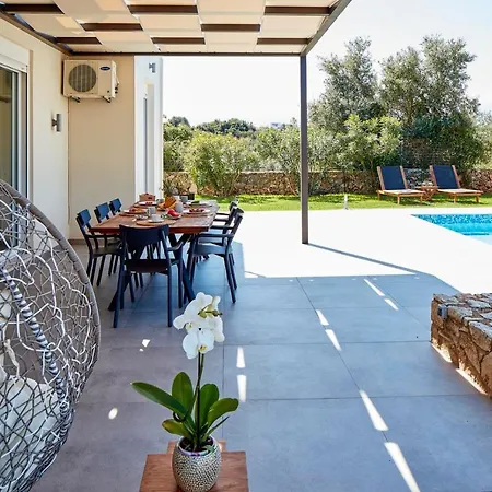 Amaranthus- Private Pool- Jacuzzi- Mini Golf Villa *