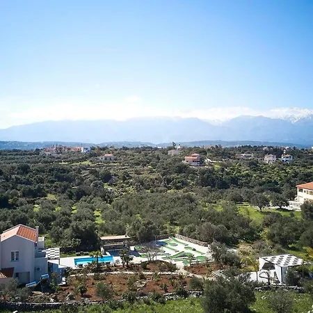 Amaranthus- Private Pool- Jacuzzi- Mini Golf *